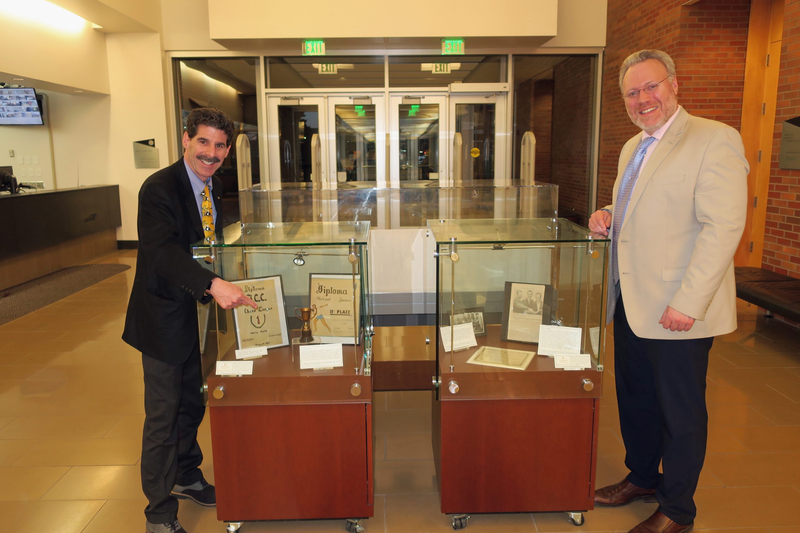 2018_Apr_25_Harry Katz_Exhibit_Valparaiso-Univ_main_Library_lobby4